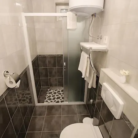 Studio Apartment Laura Zara Esterno foto