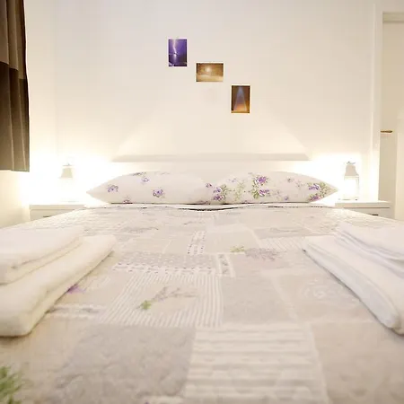 Studio Apartment Laura Zara Esterno foto