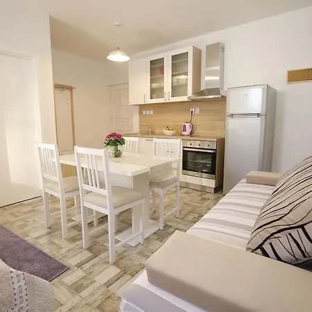 Studio Apartment Laura Zara Esterno foto